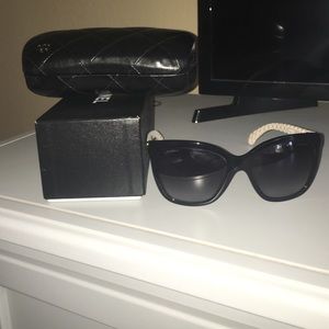 **SOLD** Chanel 5288 sunglasses cat eye black
