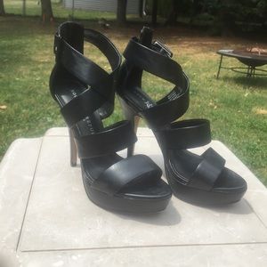 Rock & Republic black pumps