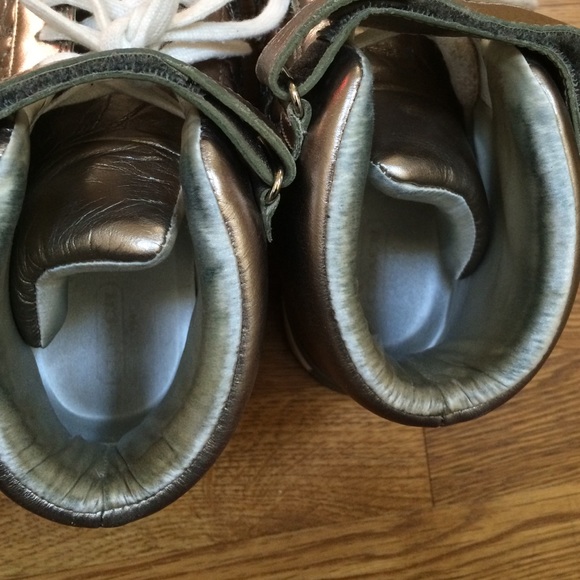 Shoes - Picture 2 of 3