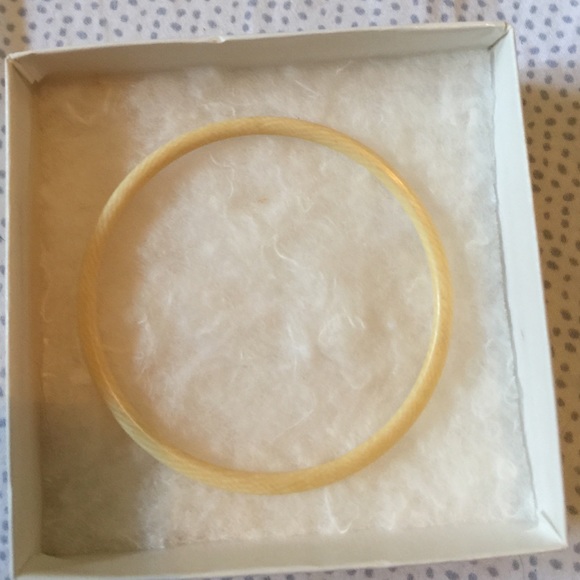 1mm Ivory Bangle (PRE BAN!)