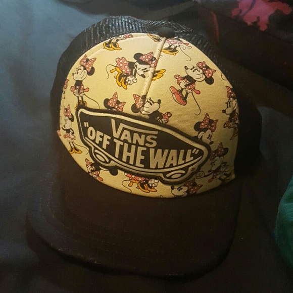 Minney mouse snapback trucker hat