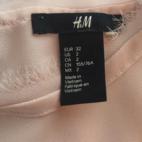 Dainty blush Top - Picture 2 of 4