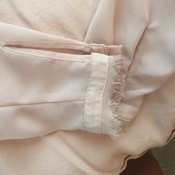 Dainty blush Top - Picture 3 of 4