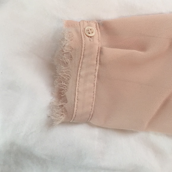 Dainty blush Top - Picture 4 of 4