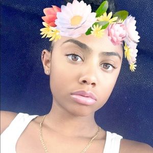 Meet your Posher, Aisha