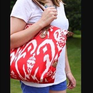 Stella and Dot red ikat how does she do it bag