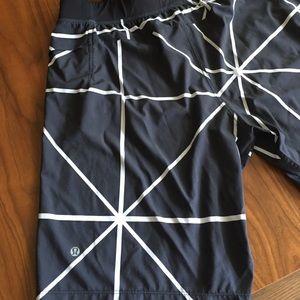 Lulu lemon men's xl core short