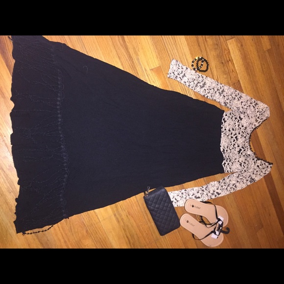 Black & cream 3/4 sleeved lace long dress!