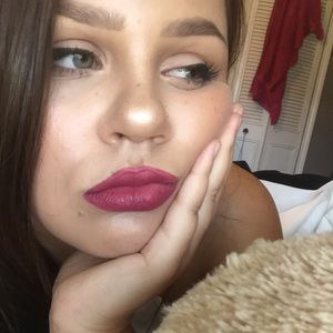 Meet your Posher, Alecia