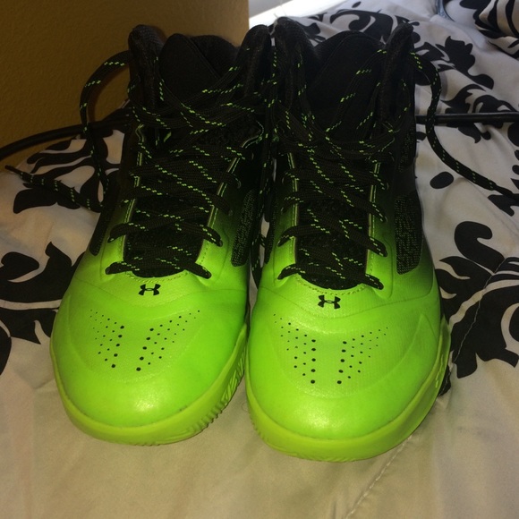 Underarmour basketball shoes