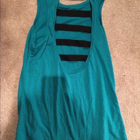 VSX sport tank top small