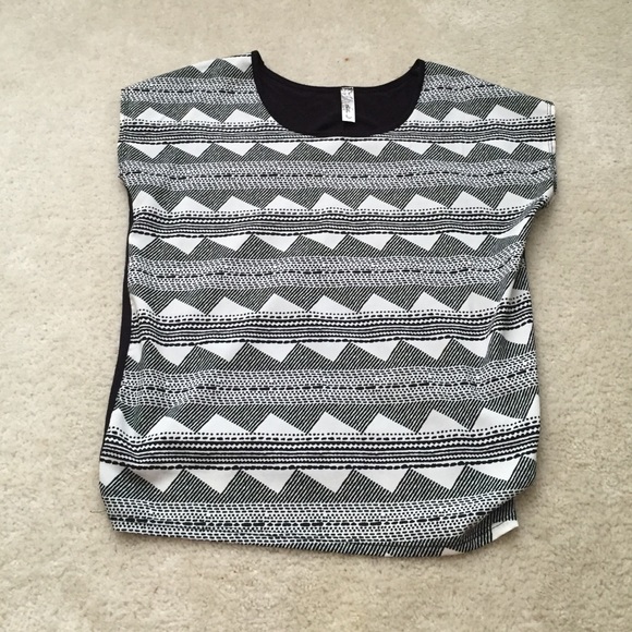 Black and white patterned top