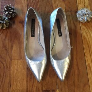 Silver Steve Madden Flats with short heel ✨