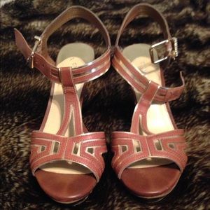 Gianni Bini Tan and Gold Heels