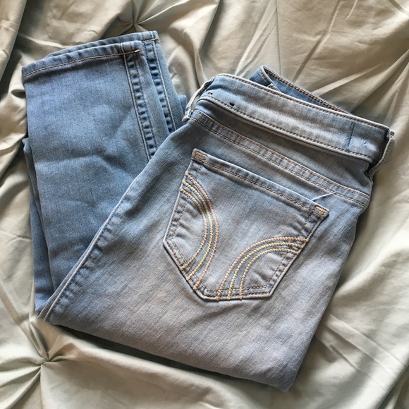 *ONE DAY SALE* Hollister Light Wash Jeans 1R