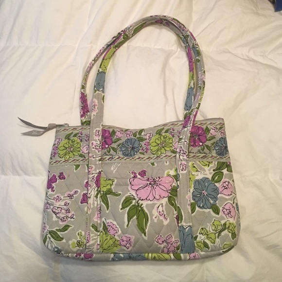VERA BRADLEY HANDBAG