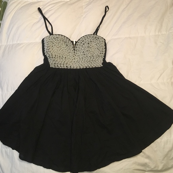 XENIA BOUTIQUE LBD