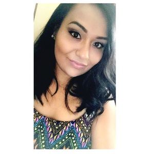 Meet your Posher, Gloria