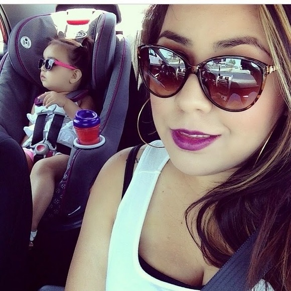 Meet your Posher, Melissa - Picture 1 of 1