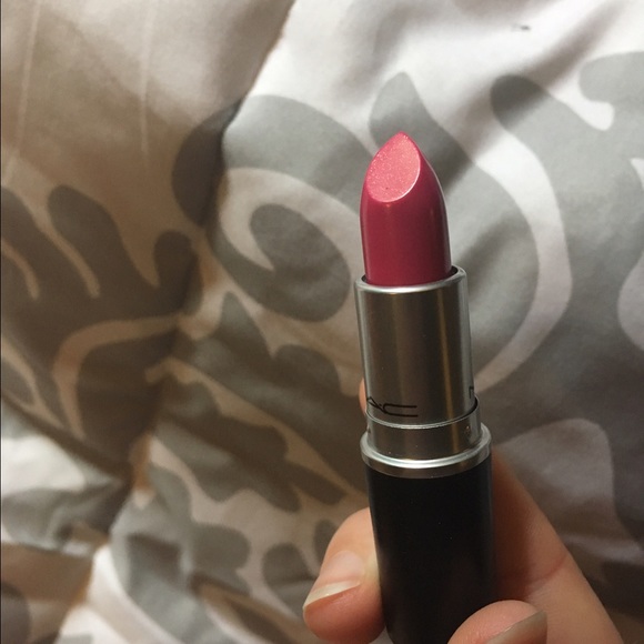 MAC lipstick cremesheen pickled plum A35 lipstick