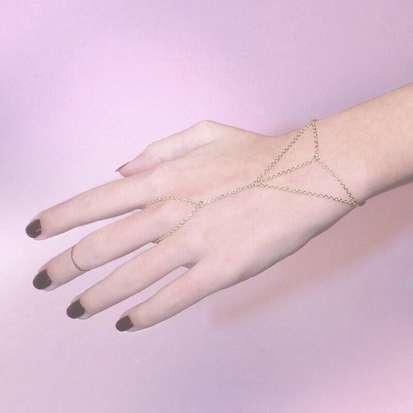 "Ellis" Bracelet Hand Chain in Gold