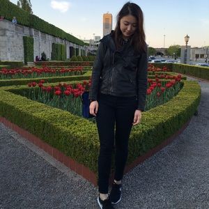 Meet your Posher, Jade