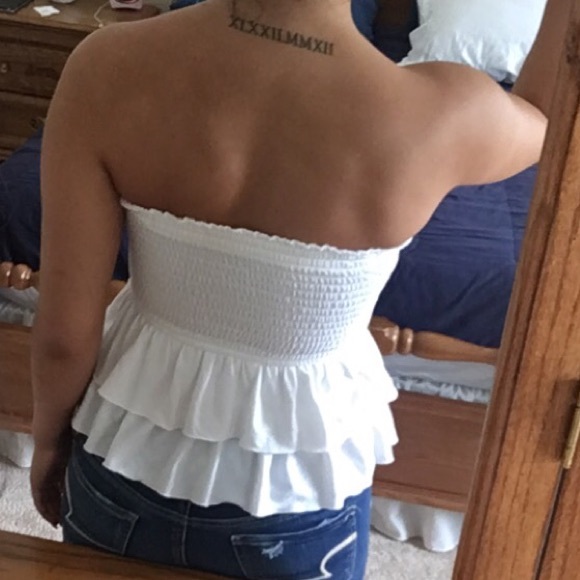 Hollister Strapless Ruffle Top - Picture 2 of 3
