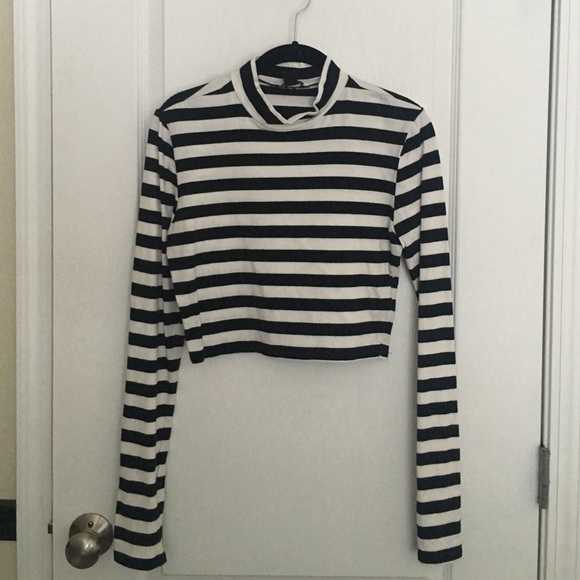 - Black and white striped crop top