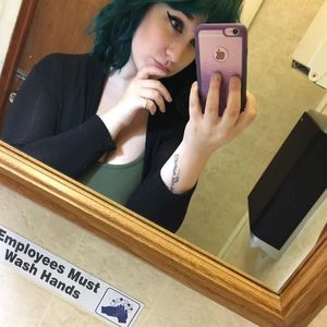 Meet your Posher, Cassandra