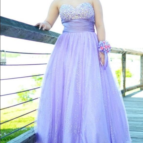 Sweetheart neckline ballgown prom dress
