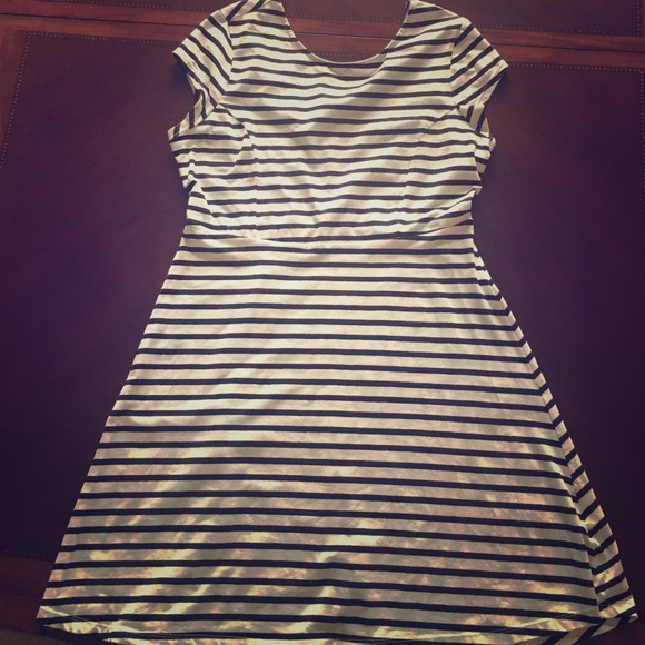 Super cute fit & flare striped dress!