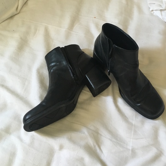 Vintage black white mountain ankle boots 7.5