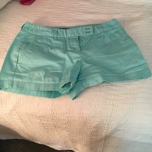 Vineyard Vines blue shorts