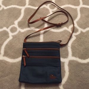 ⭐️SOLD⭐️Authentic Dooney and Bourke cross body