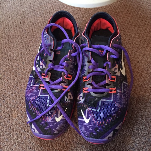 Nike tennishoes. Brand new. Size 7.5