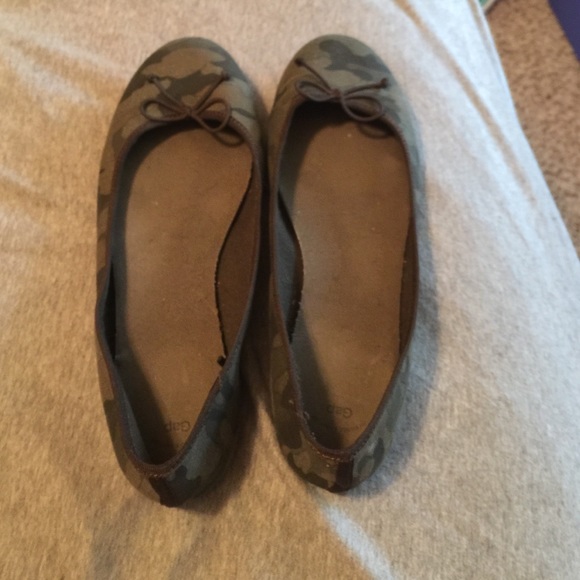 Camo flats