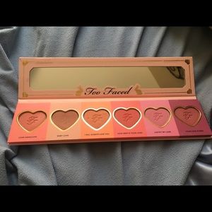 Too Faced Love Flush Pallet