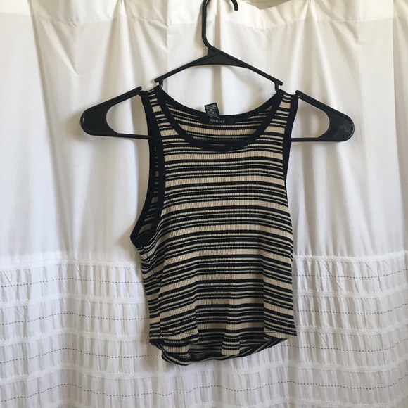 V cUtE F21 striped CROP TOP