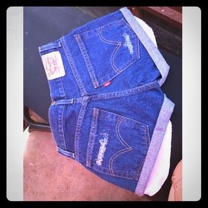Levis distressed denim shorts x small