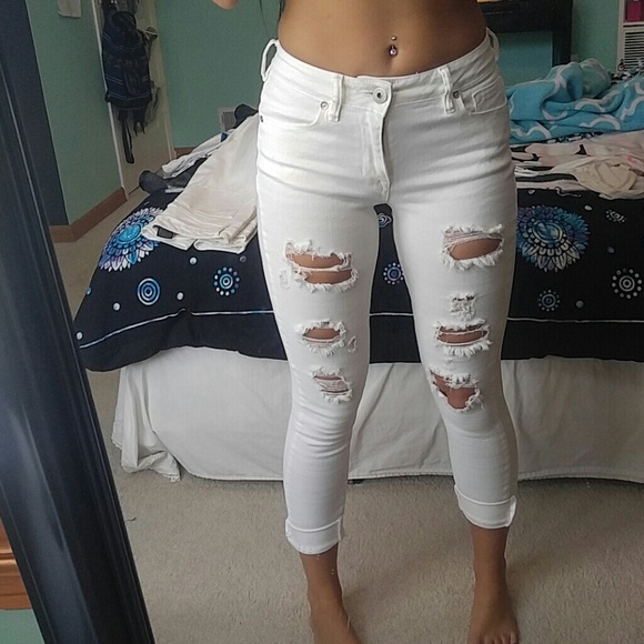 Bullhead Pants - NEW ripped bullhead capris