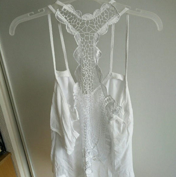 Half sleeve cold shoulder tank - Picture 2 of 3