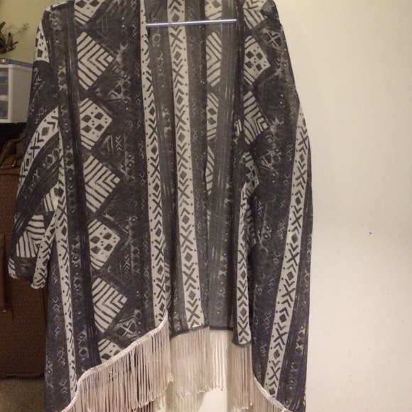 Hollister kimono