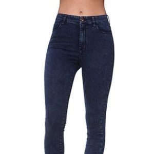 Bullhead Skinny Jeans!