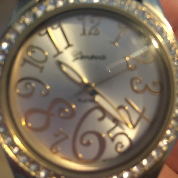 Watch - Picture 2 of 3