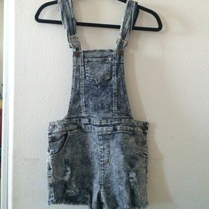 Short denim overalls