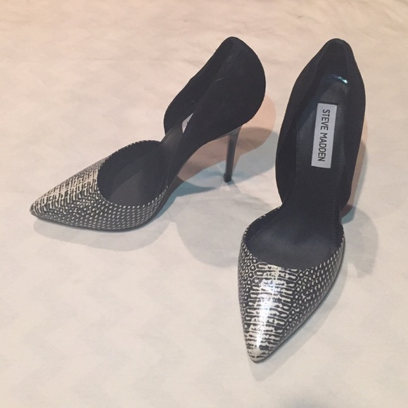 Steve Madden black pumps with patterned tips NWOT
