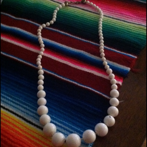 Bead necklace