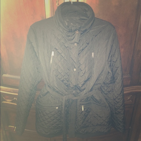 Black DKNY quilted jacket. - Picture 1 of 1