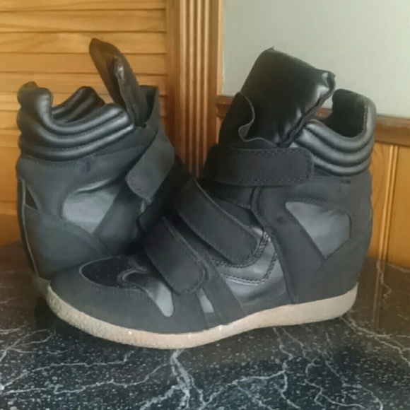 Wedge sneakers