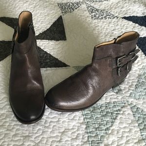 Frye boots size 8 grey/brown color